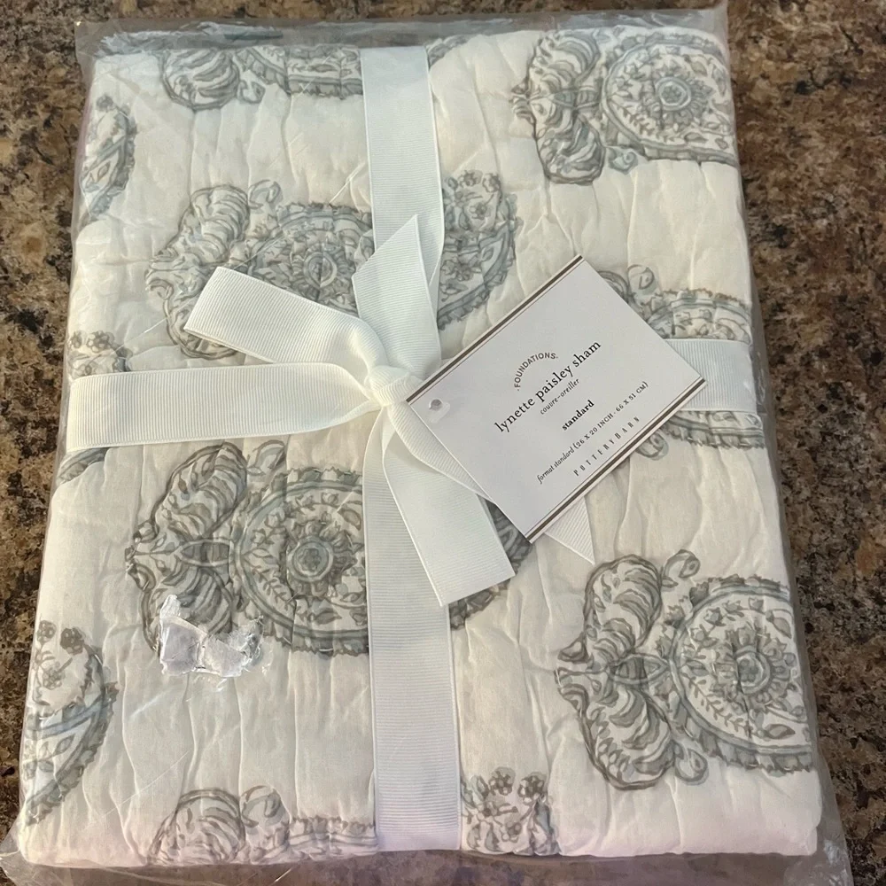 Pottery Barn‎ Lynette Paisley Sham Standard